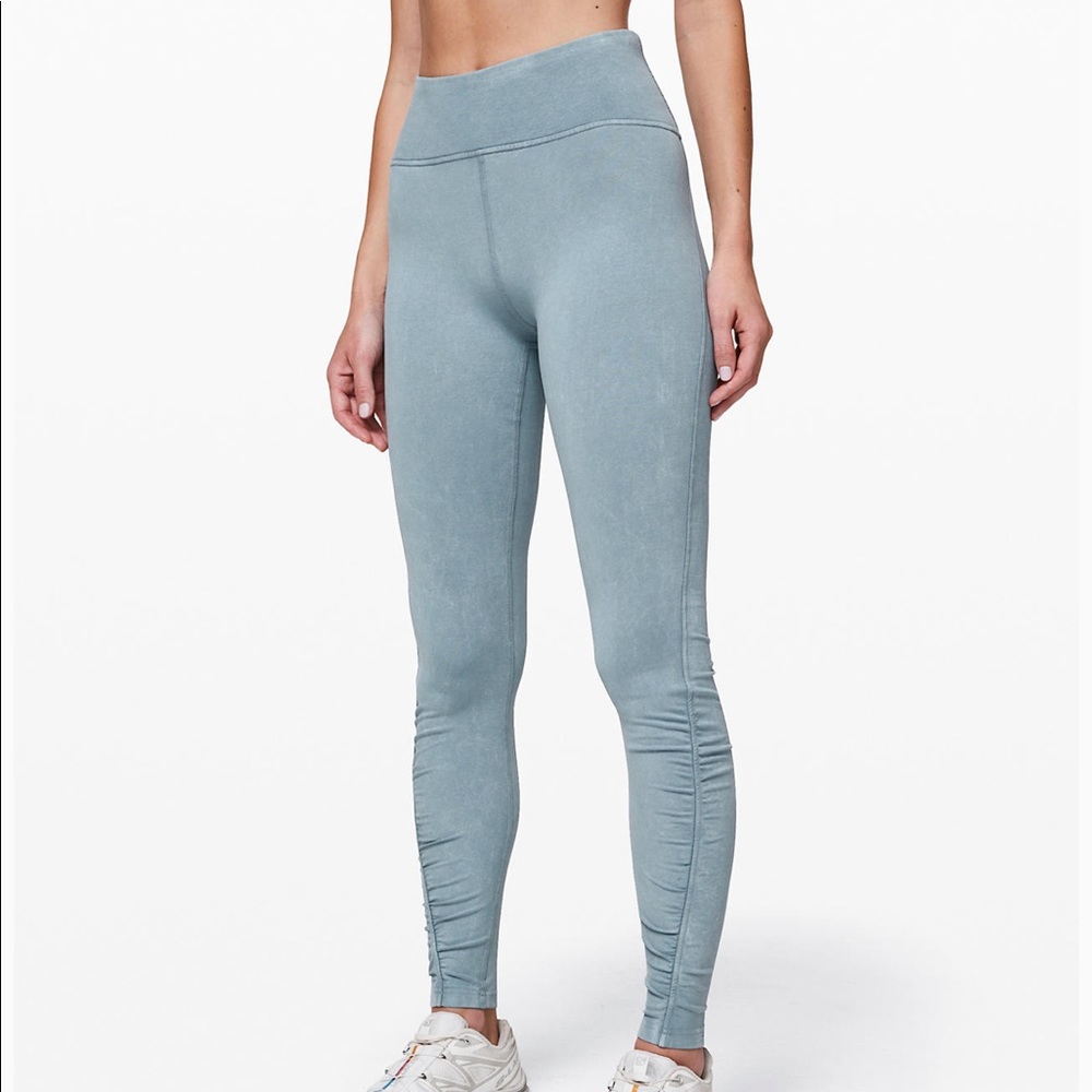 Lululemon Inner glow tight 28” washed chambray